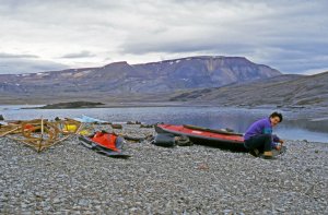 Préparatifs tranquilles à Arctic Bay.